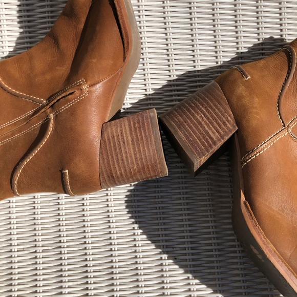 UGG Annie Leather Round Toe Stacked Heel Chestnut 1095061 - Picture 4 of 8